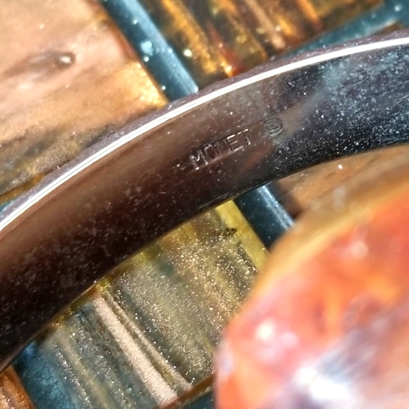 VINTAGE MONET Silver-tone Etched Bangle Bracelet. Signed. - Picture 4 of 4